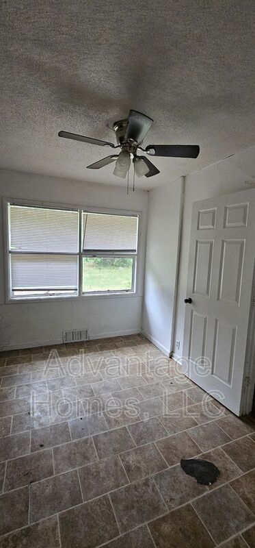 Building Photo - 11221 Palmer Ave