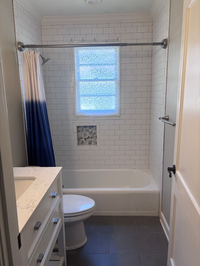 Building Photo - Charming 3-Bedroom Home in Memphis – Move-In Ready!