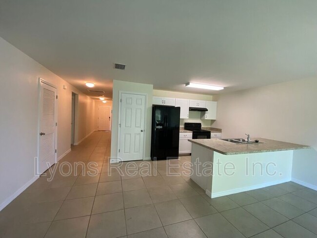 Building Photo - 5521 Gillot Blvd