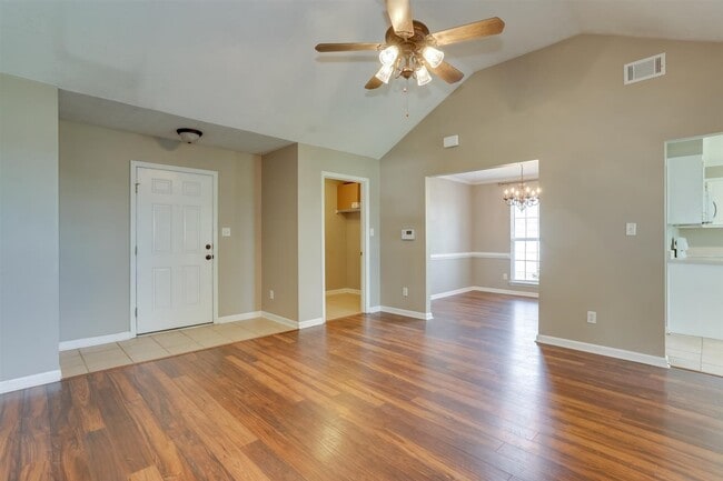 Building Photo - 2013 Darwood Dr