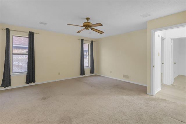 Building Photo - 421 Pebblecreek Dr