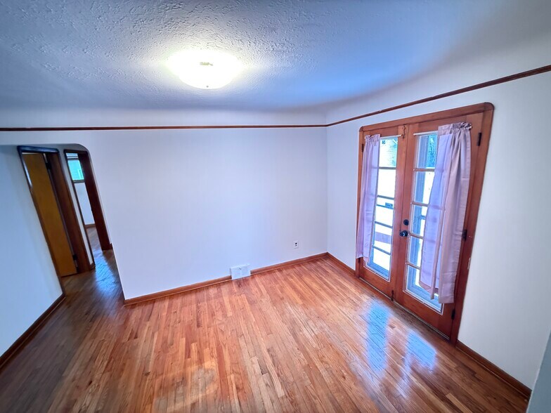 Building Photo - 4820 Green Rd