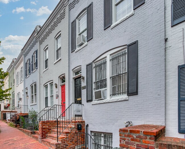Building Photo - 1211 33RD St NW