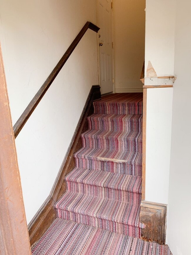 Building Photo - 1030 N Garden St