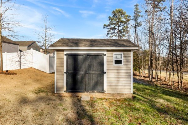 Building Photo - 7585 Stonehouse Dr