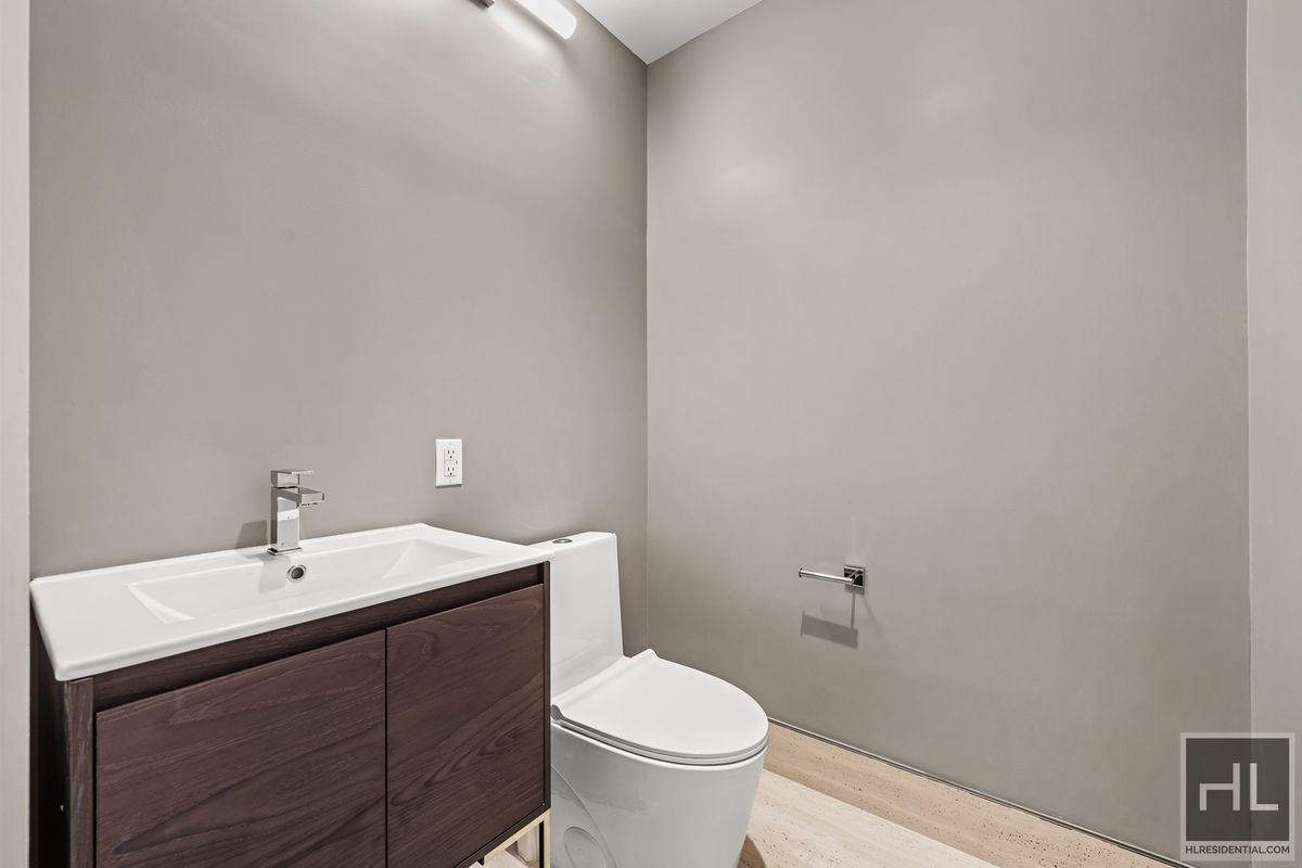 Building Photo - 91 Bruckner Blvd