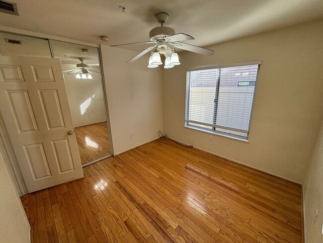 Building Photo - Charming one story home in Mission Village Gated Community