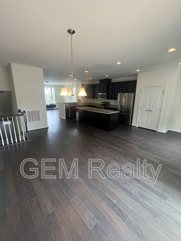 Building Photo - 1642 Dorothy Ln