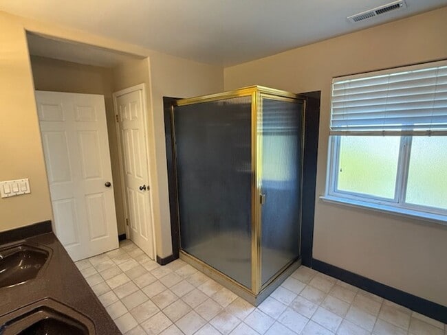 Building Photo - Massive 3-Bedroom El Cerrito Home Minutes ...