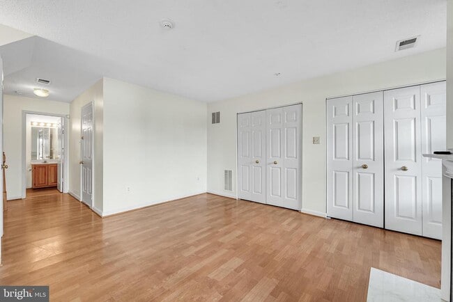 Building Photo - 2303 Massanutten Dr