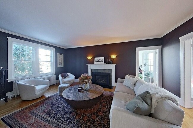 Building Photo - 27 Cranston Ave