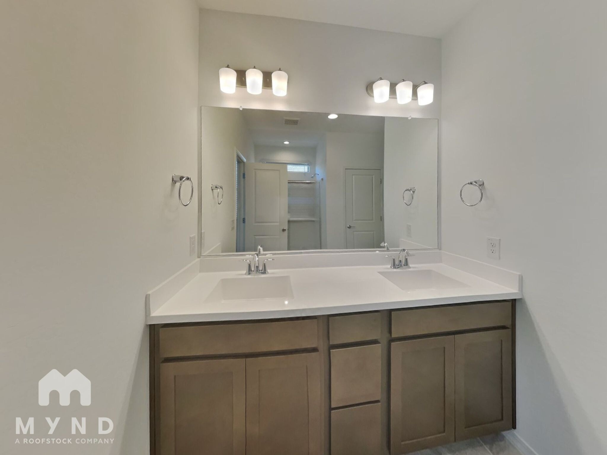 Building Photo - 4051 E Ghost Flower Ln