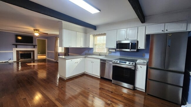 Building Photo - 209 Lorac Rd