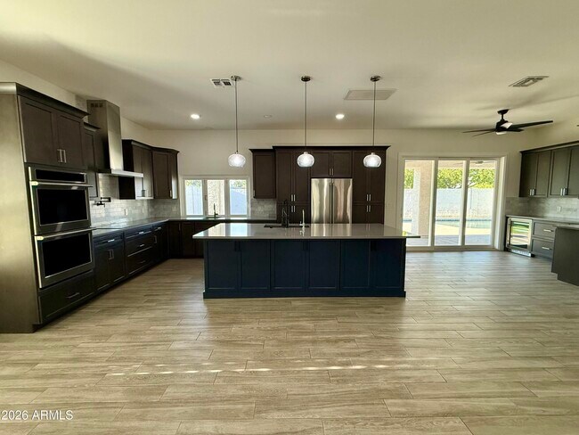 Building Photo - 8702 E San Ardo Dr