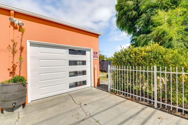 Building Photo - 2355 21st St