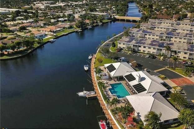 Building Photo - 120 Cypress Club Dr