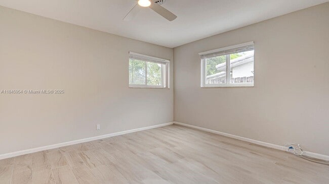 Building Photo - 1001 SW 12th Ct