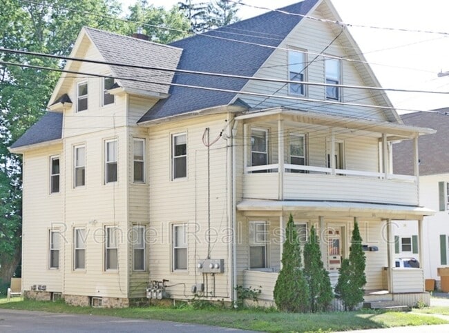 Building Photo - 336 Valley St