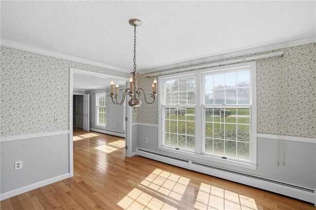 Building Photo - 22 Roger Williams Ct