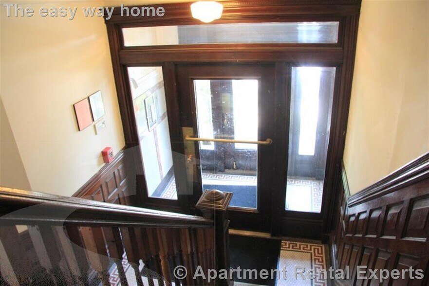 Building Photo - 74 Kirkland St