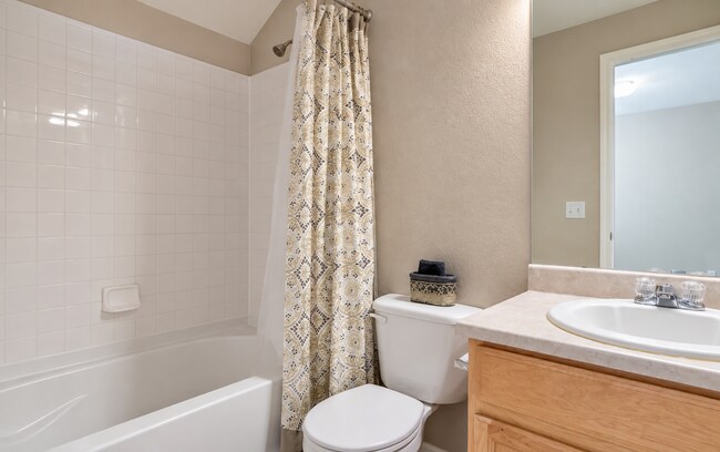 Building Photo - 5703 S Addison Ct