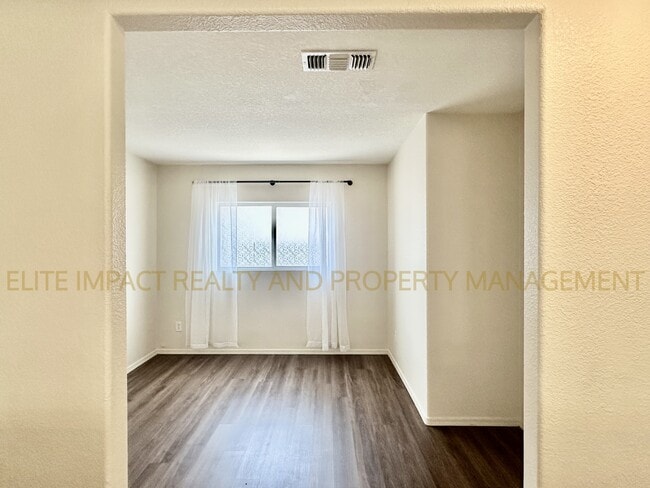 Building Photo - 10930 S San Clemente Camino