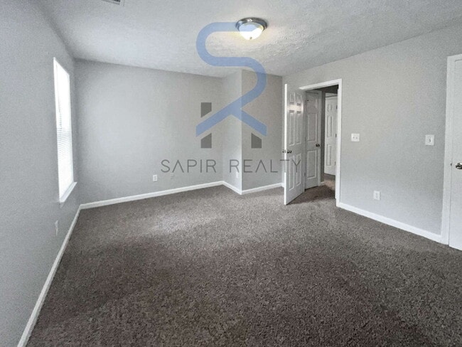 Building Photo - 5866 Trent Walk Dr