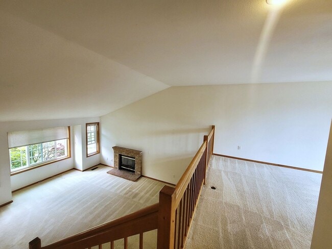 Building Photo - Charming Split-level 4 Bedroom Home - E Mc...