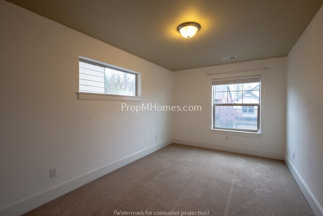 Building Photo - Beautiful Three Bedroom Home in Bethany - Available Now!