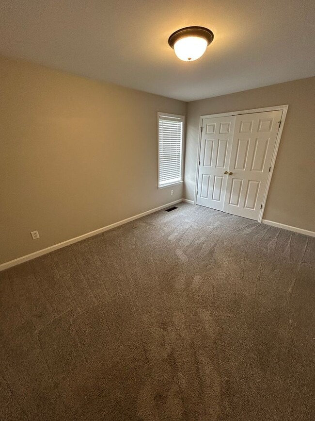 Building Photo - Spacious Ranch in Great Location!!!