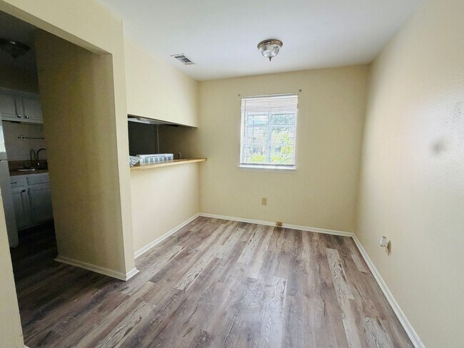 Building Photo - 7714 Bles Ave