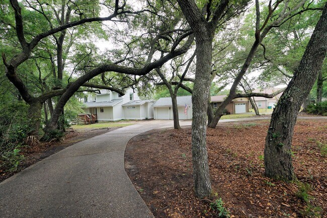 Building Photo - Updated 4 bedroom home in Bluewater Bay!
