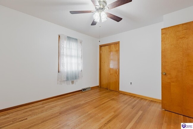 Building Photo - 509 N Mantle Ave