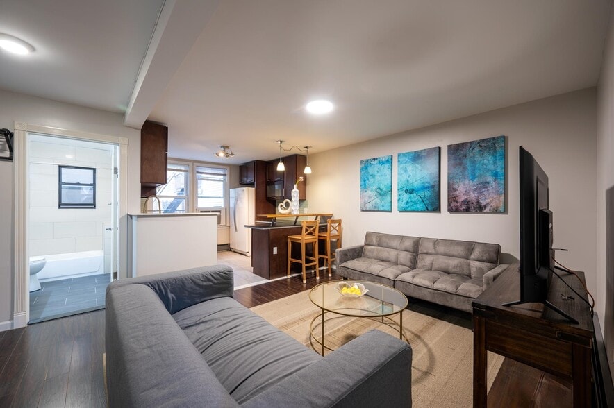 Building Photo - 46 Wayne St