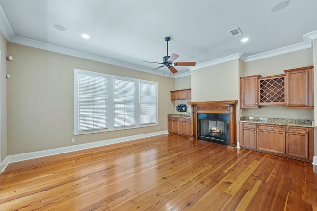 Building Photo - 1836 Ashley Hall Way