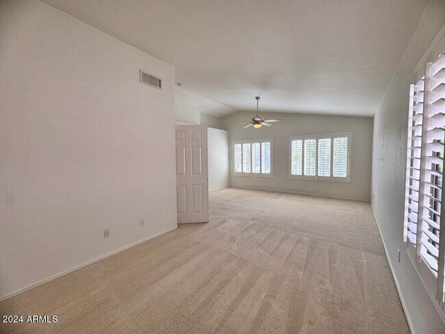 Building Photo - 1873 W Falcon Dr