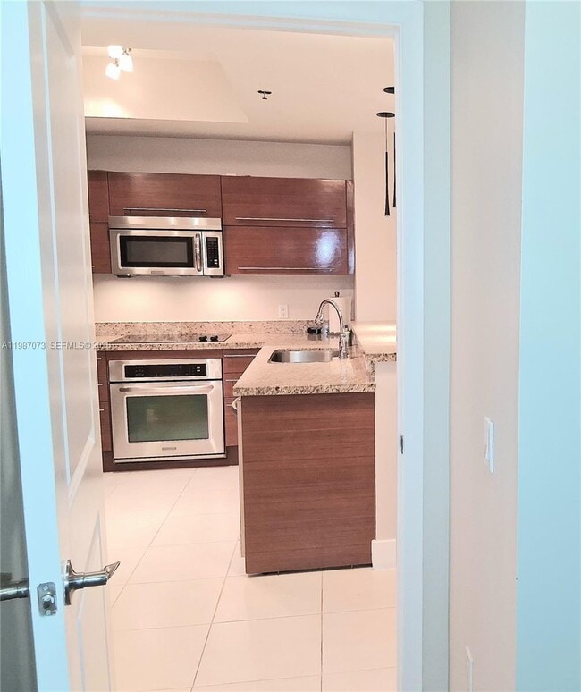 Building Photo - 2641 N Flamingo Rd