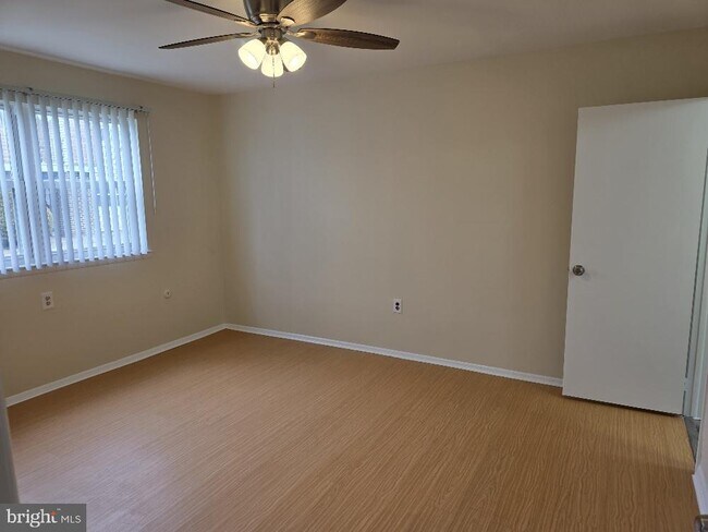 Building Photo - 22 Florence Tollgate Pl