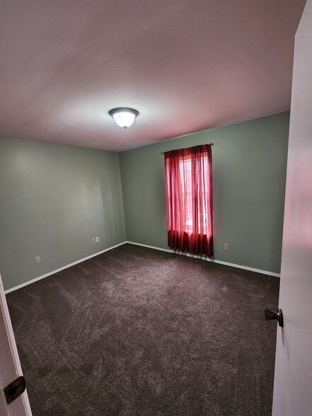 2nd bedroon - 4564 Ohio Ave