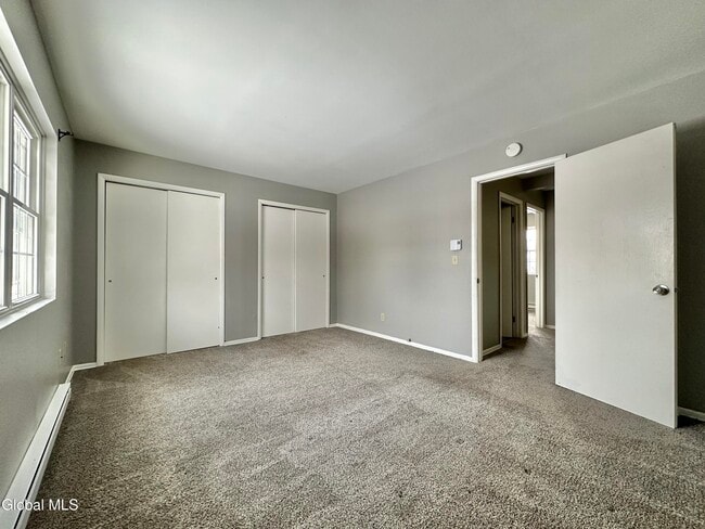 Building Photo - 31 Suncrest Dr