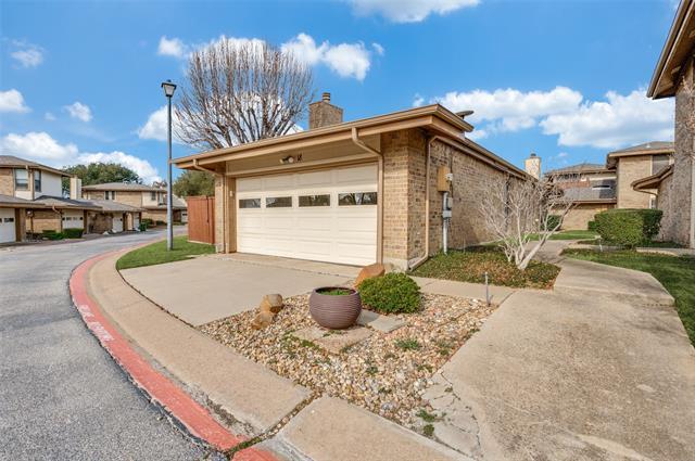 Building Photo - 18 Park Ln