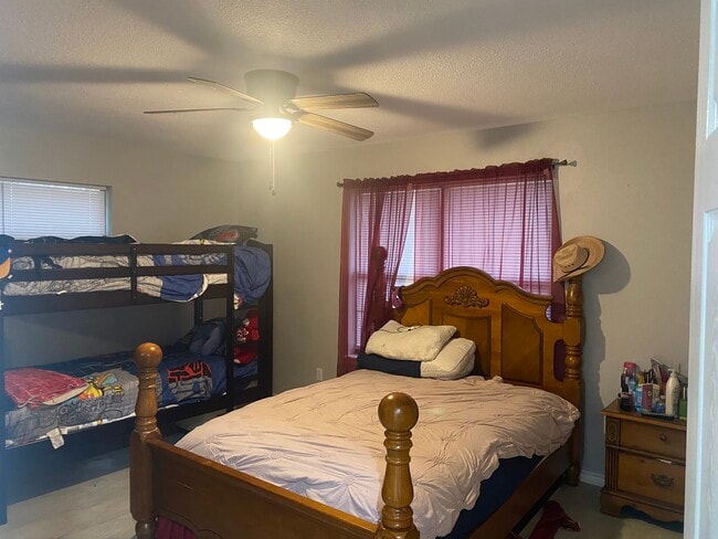 Building Photo - 7403 Pleasant Rdg Rd