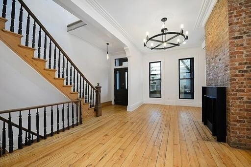 Building Photo - 295 Webster Ave