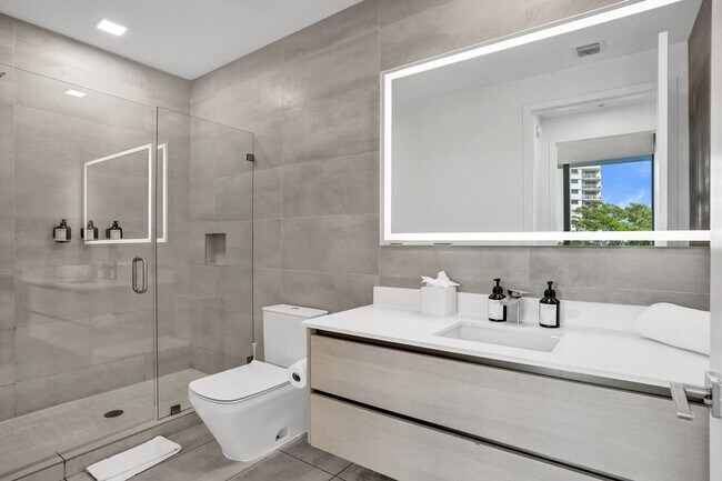 Building Photo - 1220 17th St