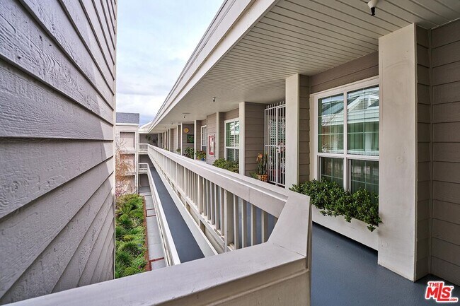 Building Photo - 13078 Mindanao Wy