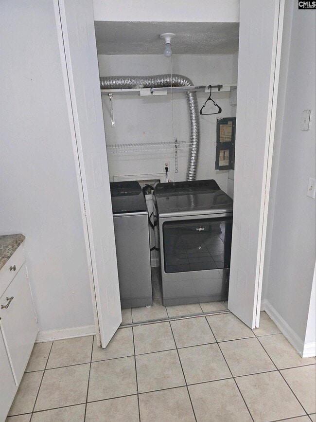 Building Photo - 23 Cavalier Ct
