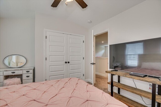 Building Photo - 312 Sumac Trail