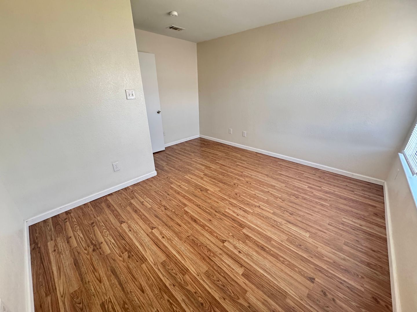 Building Photo - 1203 Monroe Loop