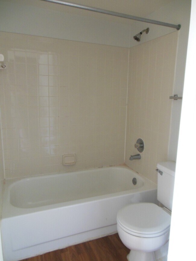 Building Photo - ONE BEDROOM ONE BATHROOM! WATERFRONT COMMU...