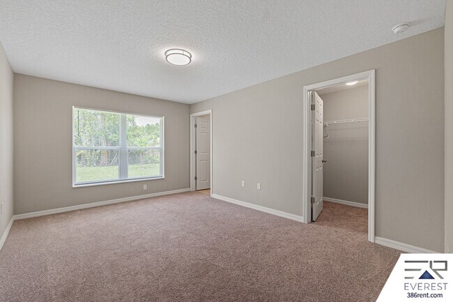 Building Photo - 3 Slumber Path